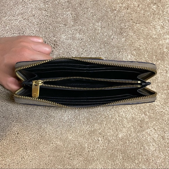 Marc Jacobs Wallet - Picture 5 of 13